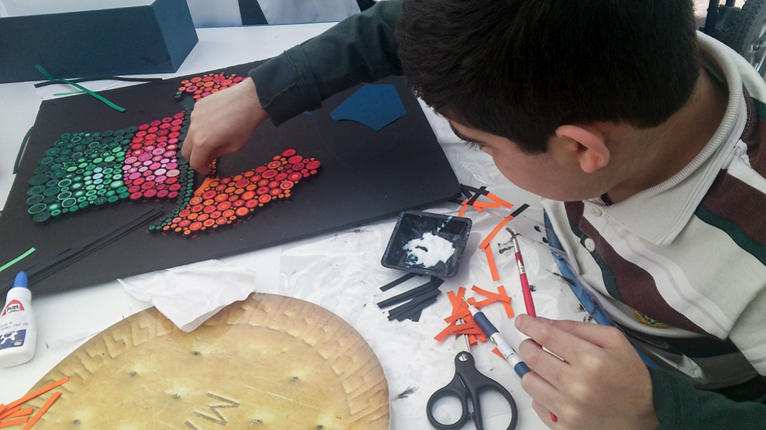 Davi fazendo quiling distrofia_2